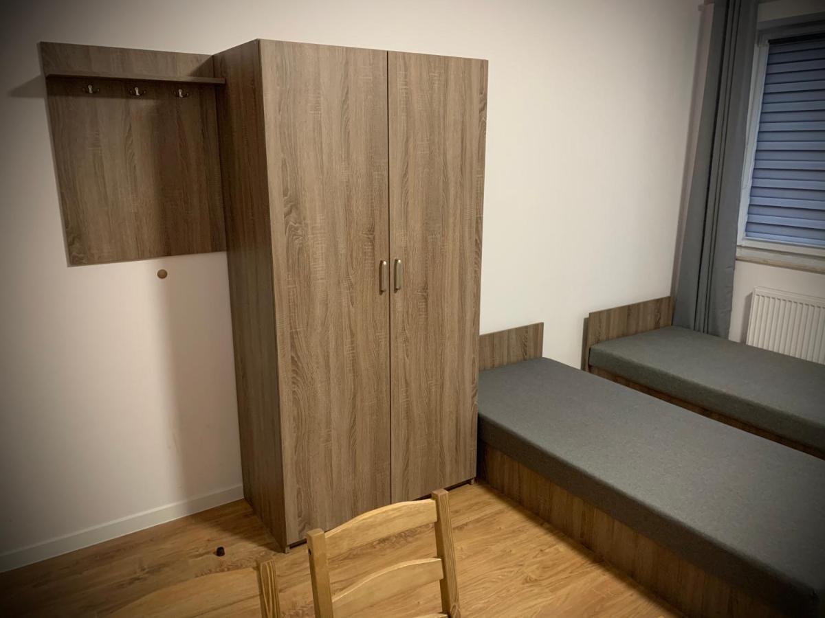 Hostel Sportowa Płońsk Kültér fotó