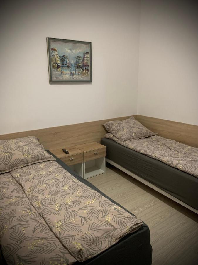 Hostel Sportowa Płońsk Kültér fotó