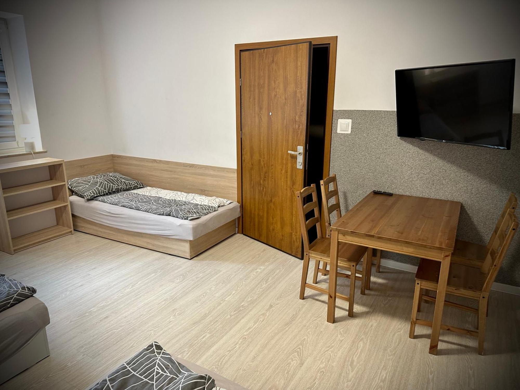 Hostel Sportowa Płońsk Kültér fotó